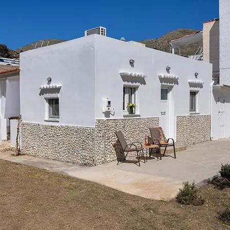 Feriehus Salty Cottage, 20m From Kini *