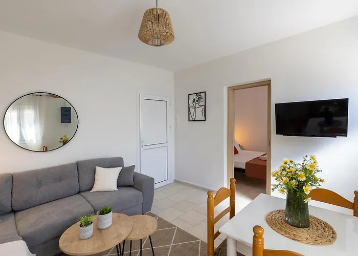 Casa de Férias Salty Cottage, 20m From Kini Ano Syros