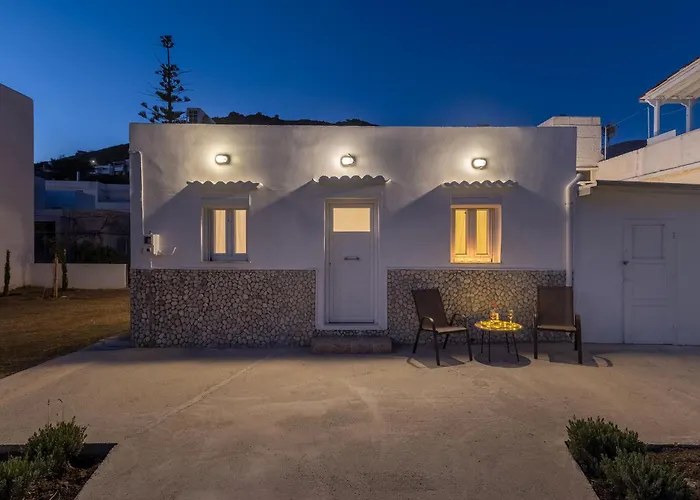 Salty Cottage, 20m From Kini