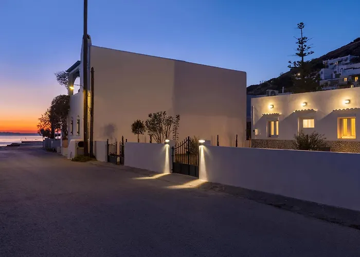 Salty Cottage, 20m From Kini * Ano Syros