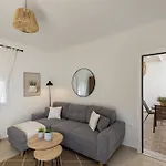 Salty Cottage, 20m From Kini