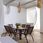 Semesterbostad Salty Cottage, 20m From Kini *