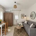 Semesterbostad Salty Cottage, 20m From Kini *
