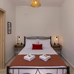 Semesterbostad Salty Cottage, 20m From Kini Ano Syros