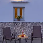 Semesterbostad Salty Cottage, 20m From Kini *
