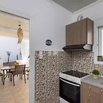 Semesterbostad Salty Cottage, 20m From Kini Ano Syros