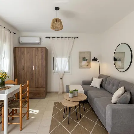 Holiday home Salty Cottage, 20m From Kini *