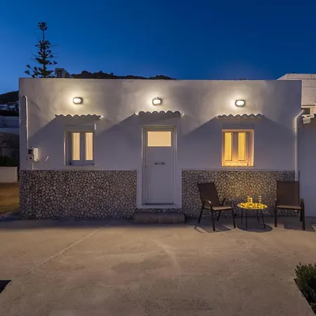 Salty Cottage, 20m From Kini