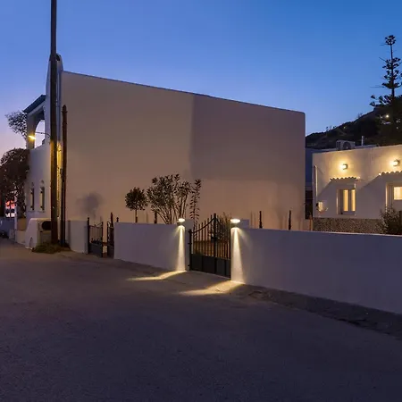 Salty Cottage, 20m From Kini * Ano Syros