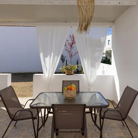 Salty Cottage, 20m From Kini Tatil Evi Ano Siros