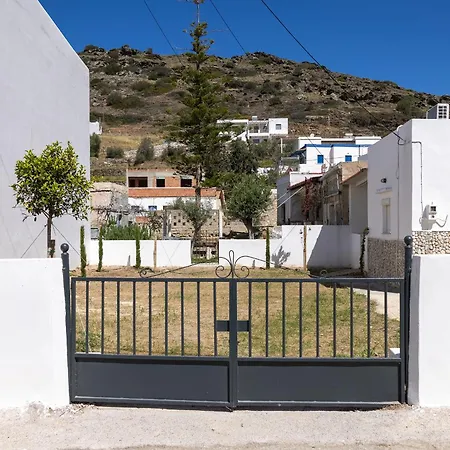 Semesterbostad Salty Cottage, 20m From Kini